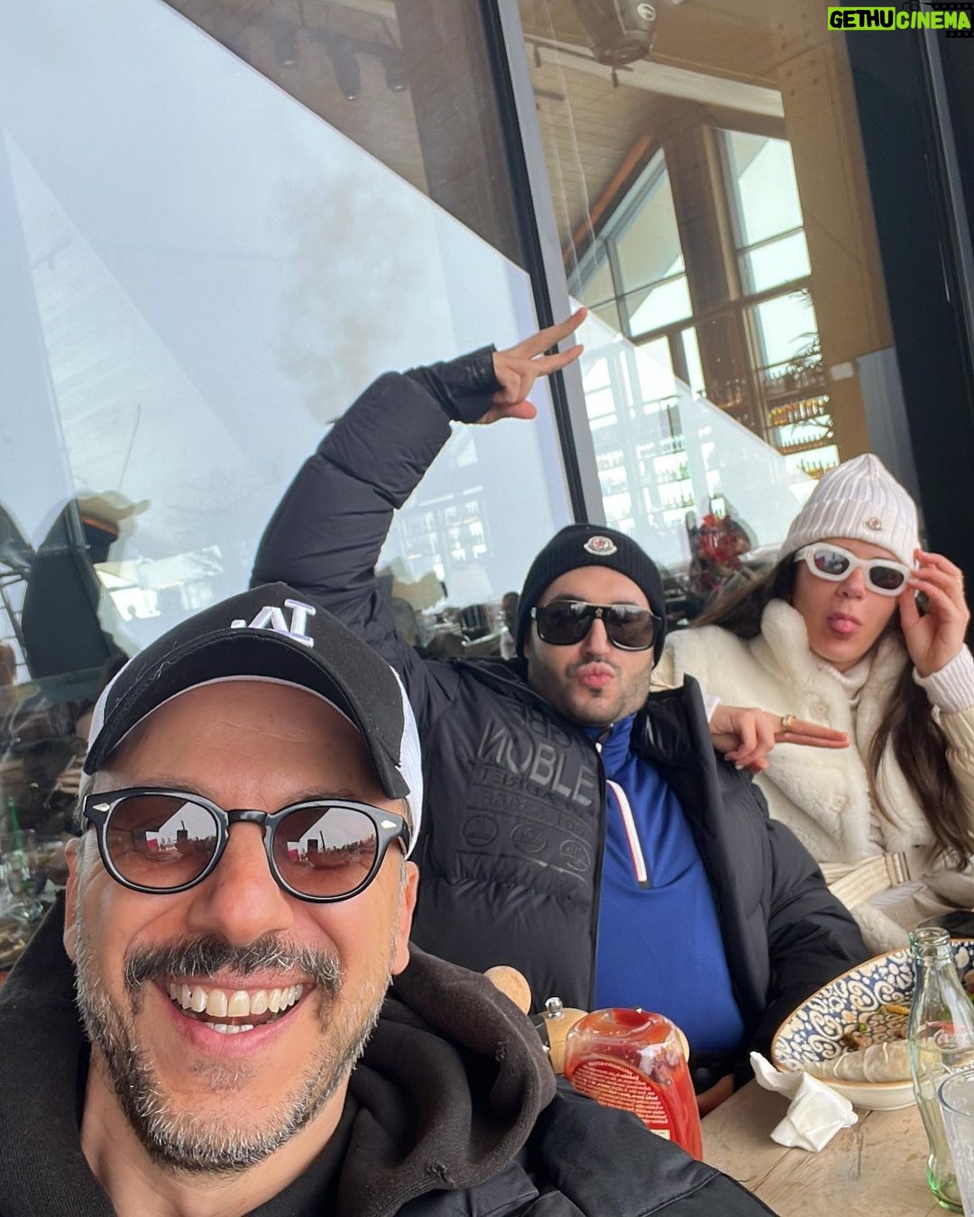 Serkan Altunorak Instagram - 🩶 @mercedesbenzturkiye @moncler @lappartistanbul #projectmondog