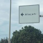 Serkan Altunorak Instagram - +1 / yine mi güzeliz, yine mi çiçek… @kucukplaton @gulchinnn @muratcangokce @berattunc Çeşme