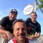 Serkan Altunorak Instagram - Sevgili Kaan, Ezgi, Erkut ve Yılmaz bana otelinizin kapılarını açtığınız ve yedi ay boyunca evimden daha çok evimdeymiş gibi hissettirdiğiniz için hepinize ayrı ayrı teşekkür ederim… İskelenizi spor salonuna çevirdiğim, buzdolabınızı sadece sağlıklı yiyeceklerle doldurduğum ve her sabah smoothie yaparken çıkardığım ses için tekrar kusura bakmayın, çok özleneceksiniz:)))… @supselimiye bir harikaydı, en güzel anılarda yerini aldı..❤️ S.U.P Selimiye