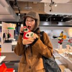 Seulgi Instagram – 도쿄 
여행으론 처음인데 재미있는게 너무 많았다🫶