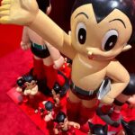 Seulgi Instagram – 오니츠카타이거의 75주년을 축하합니다😘😘
오니츠카타이거와 아톰(astroboy)의 콜라보레이션으로 
힙하고 귀여운 룩 완성😎❤️

#오니츠카타이거
#Onitsukatiger 
#Astroboy

@onitsukatigerkr 
@onitsukatigerofficial