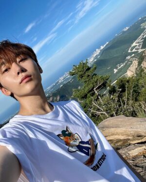 Seungkwan Instagram - bon voyage👋