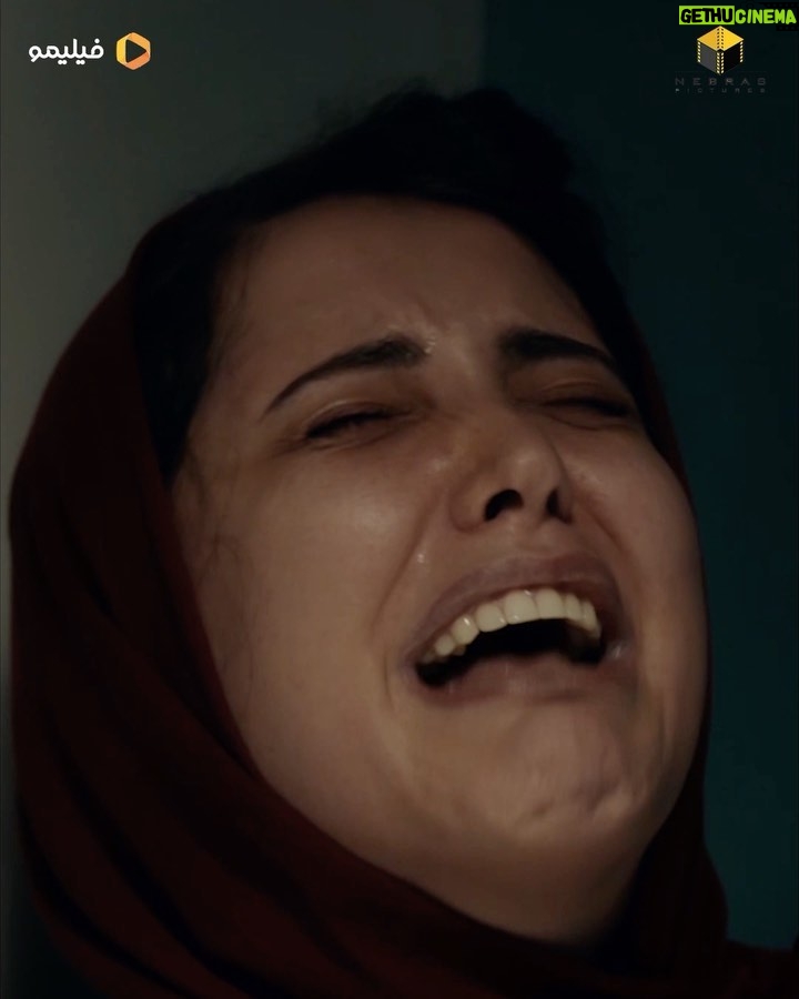 Shabnam Ghorbani - 9.2K Likes - سارا : من یه بدبخت همیشه بازنده ام که هر بار یه دری خواست به روی من باز شه صد تا قفل دیگه اومد روش من موندم و بخت سیاه م
به نظرتون چی میشه بعضیا بد شانس میشن ؟!