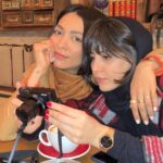 Shabnam Ghorbani Instagram - اينك موج سنگين گذر زمان است كه در من ميگذرد #شاملو @girlsstylebook ♥️ Rouhi Café & Restaurant کافه رستوران روحی