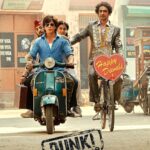 Shah Rukh Khan Instagram – Bina aisi family ke, kaise hogi Diwali aur kaisa hoga New Year? Asli maza toh saath chalne, saath rukne, aur saath hi celebrate karne mein hai… Dunki ki poori duniya hai yeh ullu de patthe! 

The #DunkiDrop1 is out now.

#Dunki releases worldwide in cinemas this Christmas 2023.