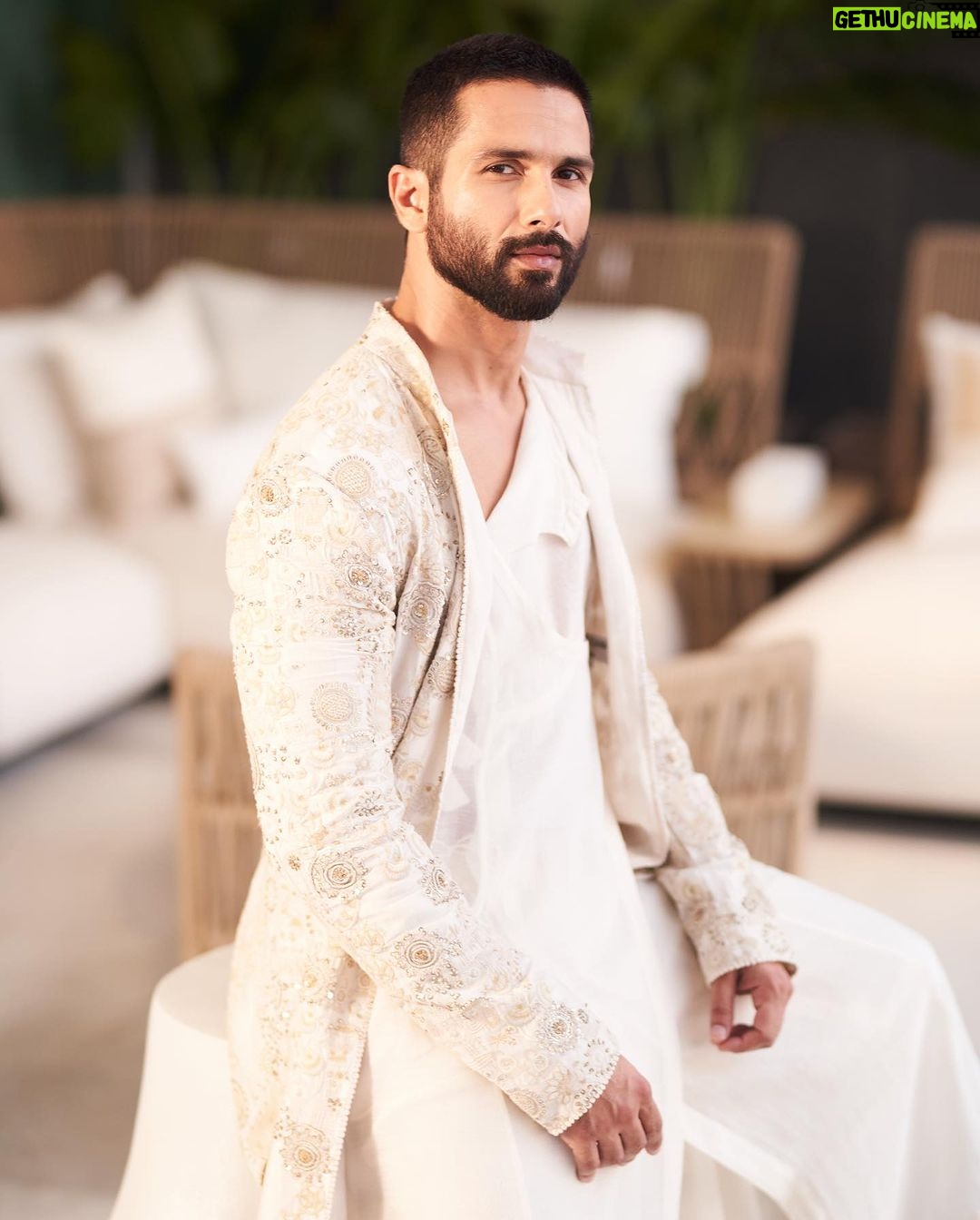 Shahid Kapoor Instagram - HAPPY DIWALI 🪔