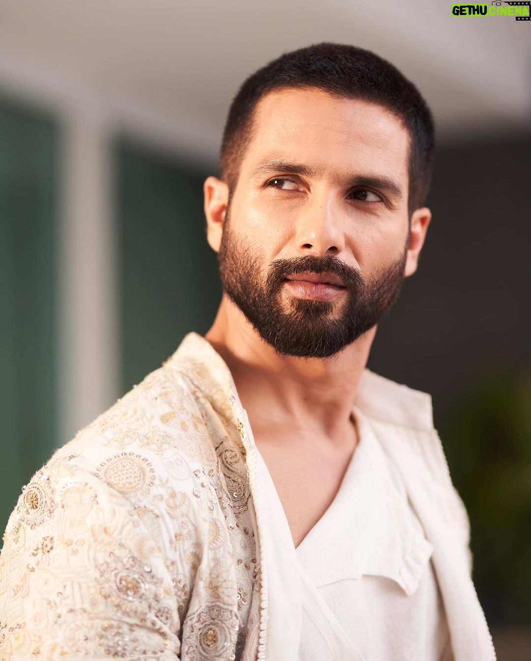 Shahid Kapoor Instagram - HAPPY DIWALI 🪔