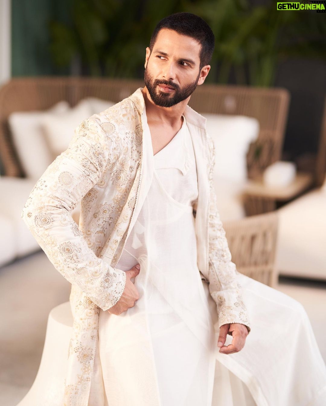 Shahid Kapoor Instagram - HAPPY DIWALI 🪔