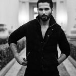 Shahid Kapoor Instagram - Old school vibe munde di