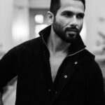 Shahid Kapoor Instagram - Old school vibe munde di