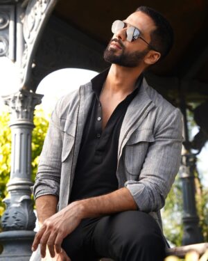 Shahid Kapoor Instagram - Happy Sunday 💕