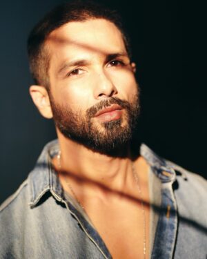 Shahid Kapoor Instagram - Read between the lines.