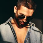 Shahid Kapoor Instagram - Read between the lines.
