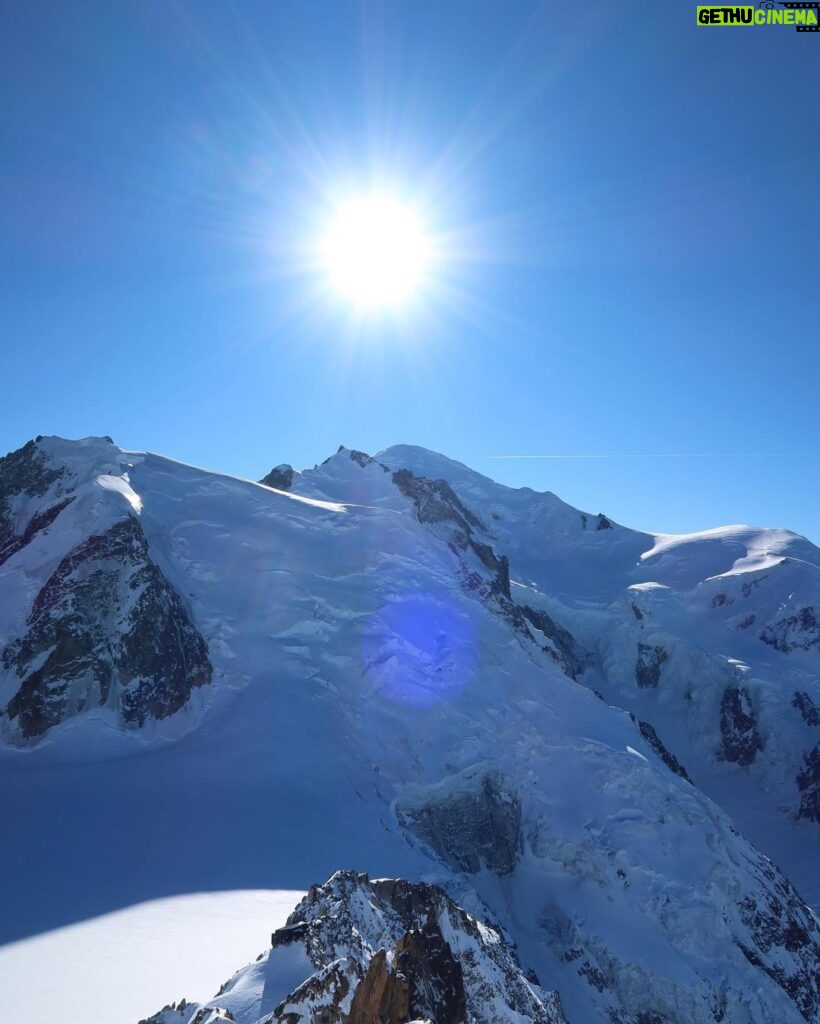Shalom Brune-Franklin Instagram - I may have had to choose between operating my camera or feeling my fingers, but wow it was worth it. It’s always magic hour on Mont-Blanc 🏔❄️
