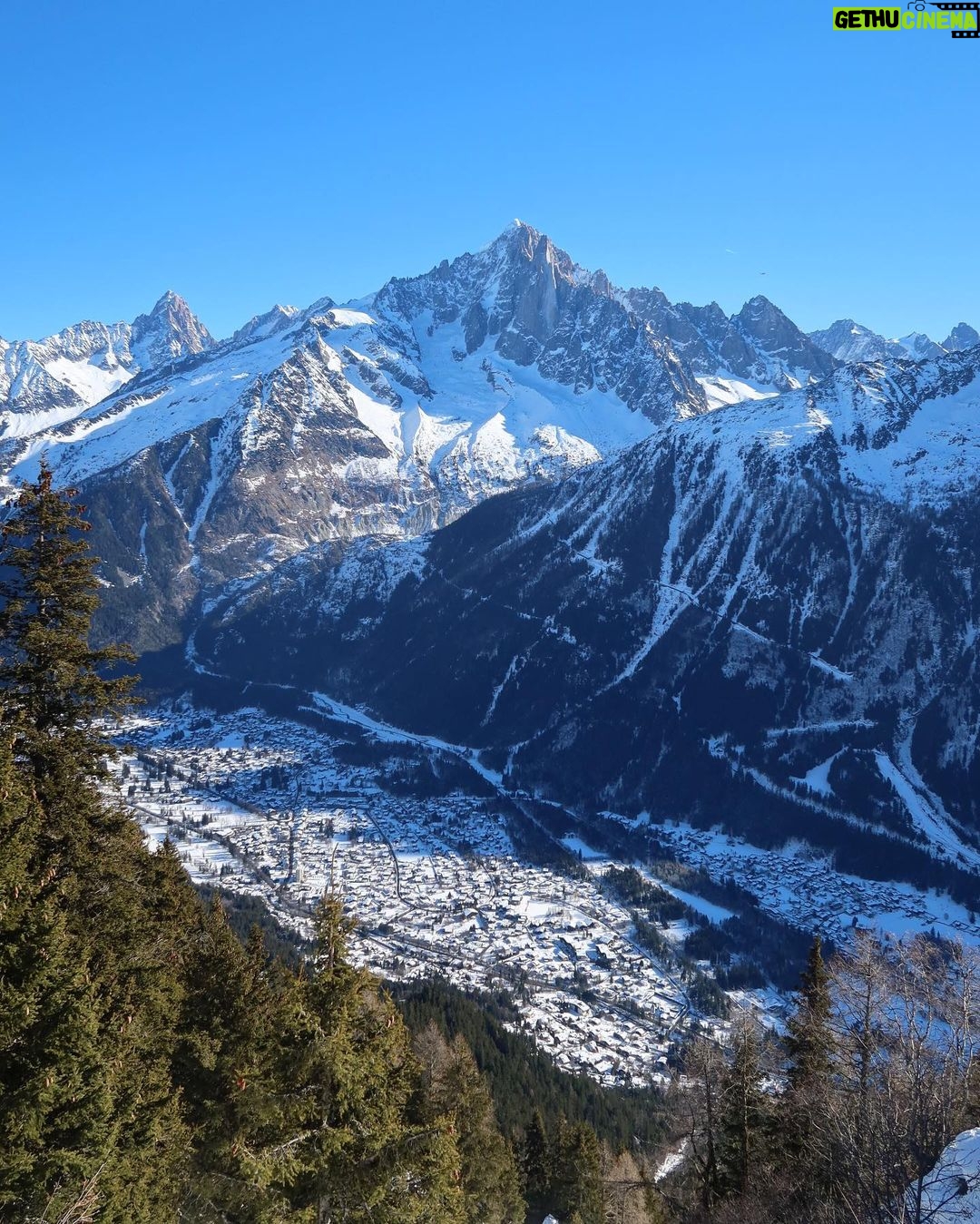 Shalom Brune-Franklin Instagram - The highlight of my France trip will always be the out of body experience of pure joy I felt watching @tumbling_dee land his tumbling stunt at Daytona, as I sat watching season two of “Cheer” in pain, after taking a tumble of my own (that I did not land) on the slopes ⛷