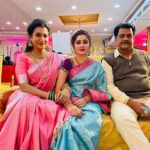 Shambhavy gurumoorthy Instagram - 📷💣 #trending #trendingpost #instagood #instamood #instamoment #teluguserial #rarecombo #happypicture #sadhanaserial #geminitv #suntv #dayslikethese Hyderabad