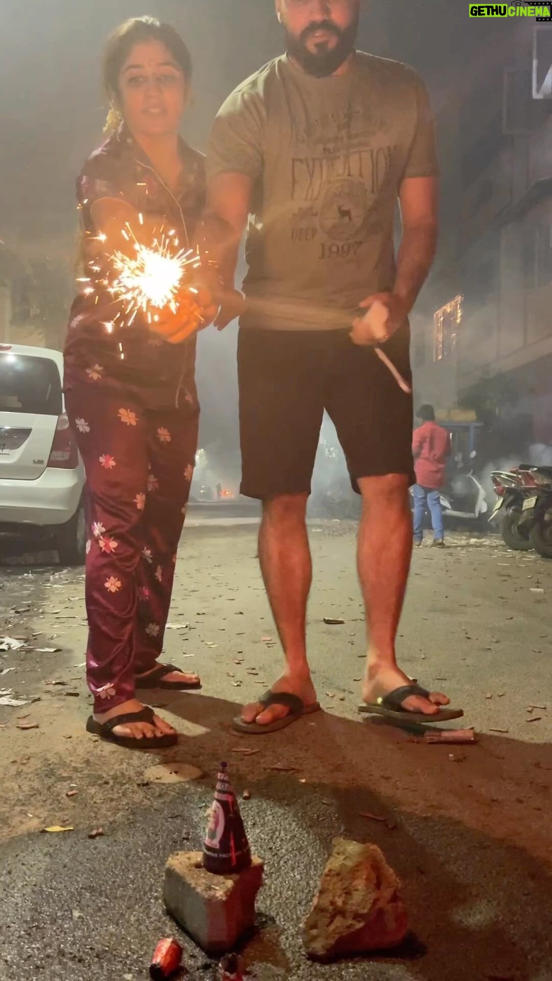 Shambhavy gurumoorthy Instagram - Happy Deepavali to all my insta fam❤️ #sam&prasi #couplegoals #realcouple #lovestory #husbandandwife #deepavali #deepavalipost #instagood #instamood #makingmemories #goodvibes #goodtimes #instadaily #trendingreels #reelsinstagram #besttogether