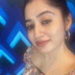 Shambhavy gurumoorthy Instagram - Sun kissed 🌻❤️ #bareface #nomakeup #nofilter #selflove #loveyourself #beconfident #vanakkamthamizha #instagood #instadaily #trendingpic #photooftheday Chennai, India