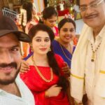 Shambhavy gurumoorthy Instagram - One with the sadhana team ❤️ Hyderabad