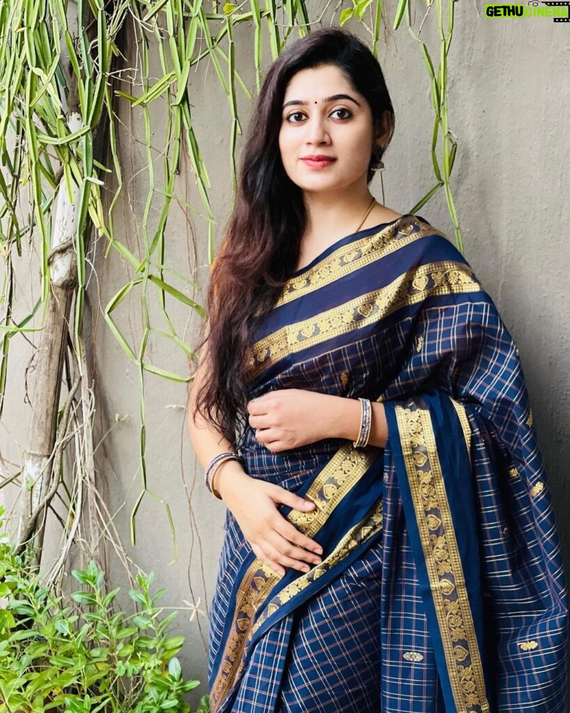 Shambhavy gurumoorthy Instagram - Saree is not an outfit !!! It’s a power and an identity of an culture 🌺 This beautiful saree is from : @knotnthreads 💙 #sareelove #trending #instafashion #instagood #instamood #instalike #sareefashion #traditionalwear #traditional #loveyourself #beingconfident Chennai, India