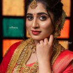 Shambhavy gurumoorthy Instagram - 🥀 Be your own reason to smile 🙂 #instagood #instagram #instalike #trendingpost #sareelover #beconfident #tamilactress #positivevibes #positivity #beyourself