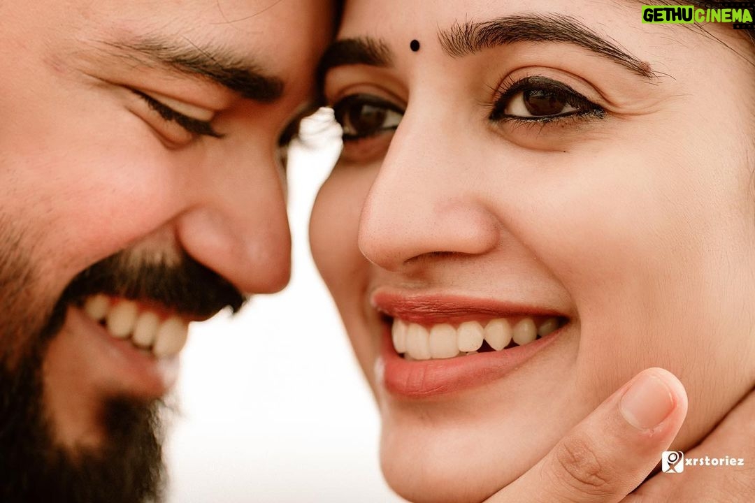 Shambhavy gurumoorthy Instagram - He completes me❤️🥀 Photography - @xrstoriez_ #sam&prasi #couplegoals #coupleshoot #realcouple #loveofmylife #loveislove #lovestory #beautifullife #soulmate #bemine #mine #partnerincrime #couplephotography #couplephotoshoot #tambrahm #tamilcouples #instagood #instamood #instadaily #instalove Chennai, India