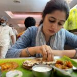 Shambhavy gurumoorthy Instagram - When the food is too yummm !!! It becomes everything ❤️❤️ P:s - food ae parthutu shopping ae padhila kaivita moment🫢🤪 #sam&prasi #shoppingday #foodcoma #lovefood #goodday #dayspentwell #streetshopping #funfilledday #bestday #nofilter #nomakeup