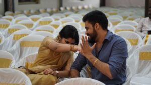 Shambhavy gurumoorthy Instagram - Happy 2nd year anniversary to the beautiful girl who made my last two years the most beautiful time, be together forever, my Kannamma ❤️🧿

#samandprasi #weddingday #anniversary #husbandandwife #weddinganniversary #bestdayever #lifeforever #wife #instagood #instafamous #instalike #actress #trending #trendingcouples👫 #trendingpost #instapost #youtuber