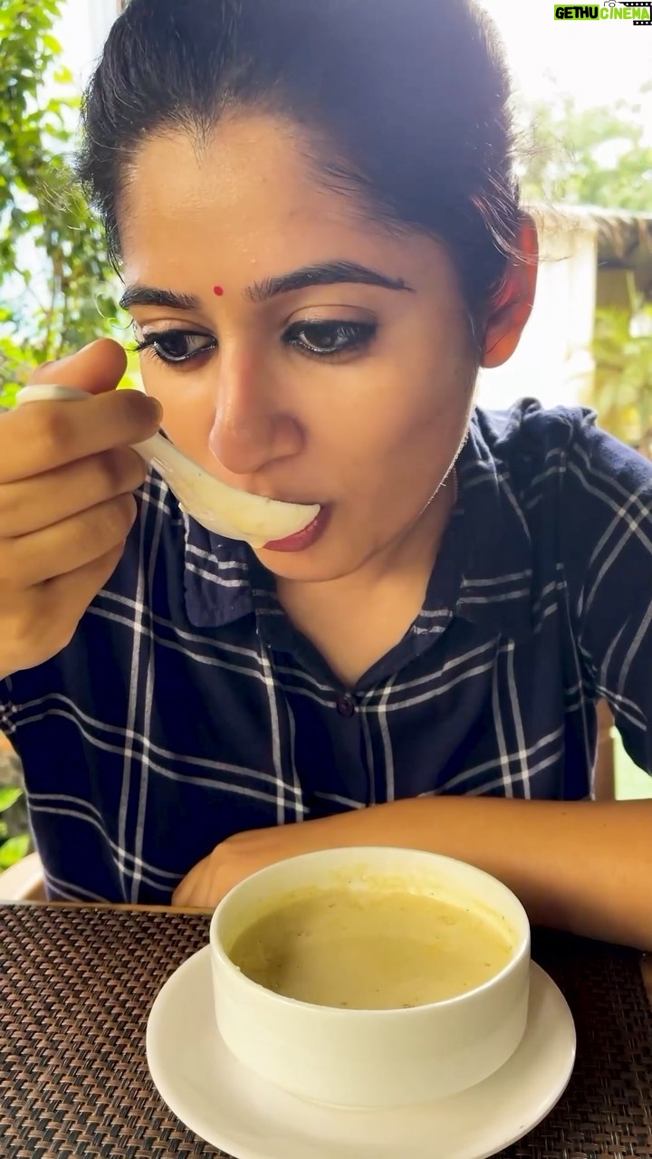 Shambhavy gurumoorthy Instagram - Lunch date with my hubby ❤️❤️ YouTube link in our bio 🔗 #samandprasi #chennaiponnu #date #husband #outing #lunchtime #lunchdate #trendingreels #trending #couple #trendingcouples👫 #instalike #instafood #instagood #instafam #actress #youtuber #tamil #tamilactress Chennai, India