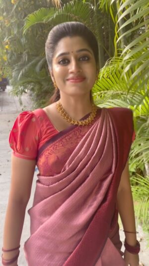 Shambhavy gurumoorthy Instagram - நீ காதல் செய்ய வேண்டாம் ❤️❤️

#samandprasi #trendingreels #trending #trendingcouples👫 #tamilponnu #chennai #instagood #instareels #instagood #instalike #serialactress #serial #heroine #suntv #actress #model #youtuber