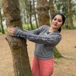 Shambhavy gurumoorthy Instagram – Happy me😅

#samandprasi #trending #instagood #instadaily #happyweekend #happylife #tamil #youtuber #tamilyoutuber #actress #vacation Ooty, Nilgiris Hill Station