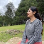 Shambhavy gurumoorthy Instagram – I’ve just discovered a million ways to be happy in life🥀

#samandprasi #trending #instagood #instadaily #lovefornature #happiness #selflove #bethechange #happytime #suntv #geminitv #trendingpost  #anchor #serialactress