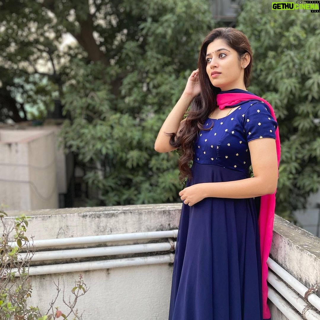 Shambhavy gurumoorthy Instagram - Start each day with greatful heart ✨💙 #trending #instagood #instalike #instadaily #positivethinking #bepositive #selflove #selfcare #happyheart #happymind #loveyourself #sam&prasi #saturday #beinghappy #trendingpost Chennai, India