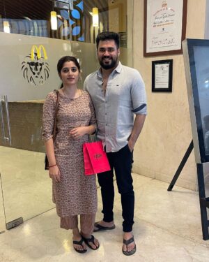 Shambhavy gurumoorthy Instagram - Dinner date with my ❤️@r_prashanna

#sam&prasi #trending #dinnerdate #couplegoals #tamilcouples #instalike #daytoremember #firstpostoftheyear #happyvibes #memories #positivity #positivevibes