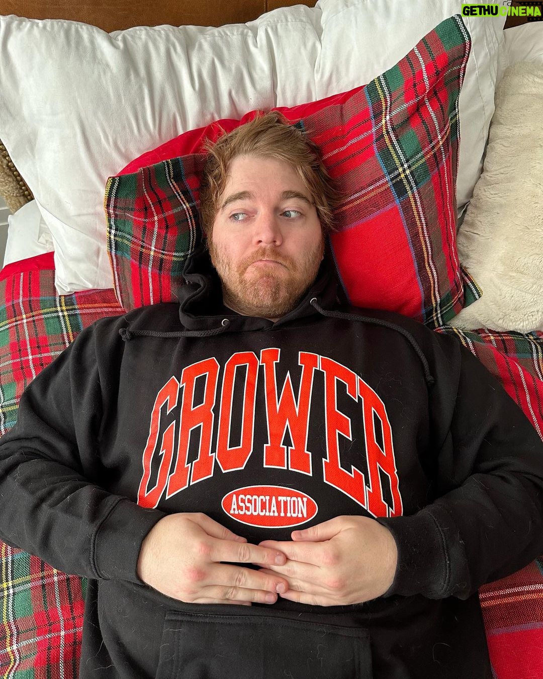 Shane Dawson Instagram - Well, at least I’m honest❤️ 🙌🏻 Black Friday Merch Out Now! Link In Bio! If you don’t watch the pod these designs might not make sense. Or they make PERFECT sense because the GROWERS of the world have always needed an association and I’m proud to give them one. 🙏🏻