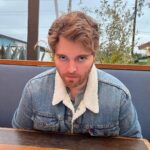 Shane Dawson Instagram - The stages of having my picture taken. 1) I don’t know it’s happening. 2) I find out and forget how to smile like a human. 3) I’m over it and want it to end. 4) I get hit with an intense tidal wave of DARK thoughts. 5) sometimes the thoughts are so dark they’re funny though.😃