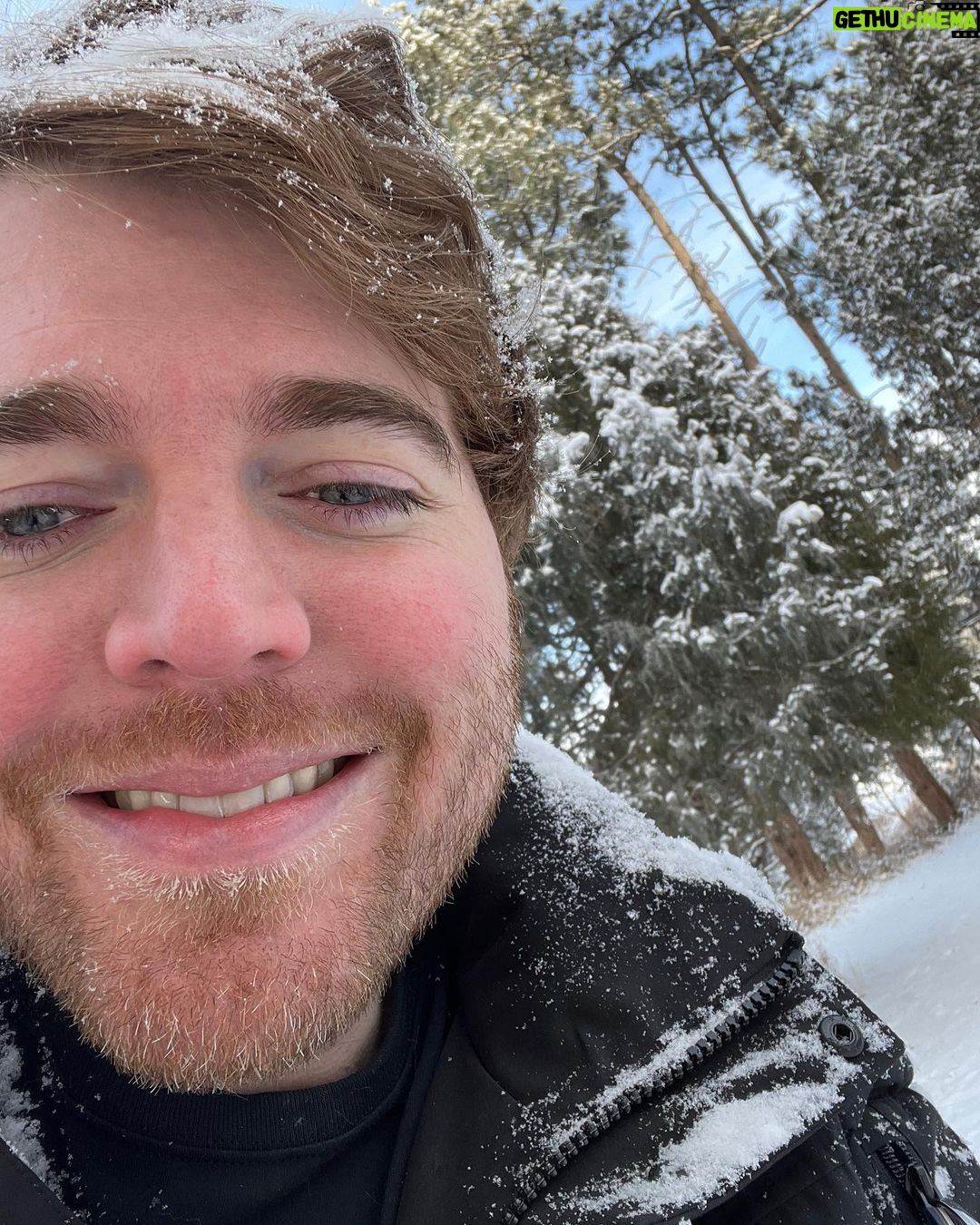 Shane Dawson Instagram - Happy New Year☃️❄️❤️ I can genuinely say I’ve never felt happier and more at home in the snow.