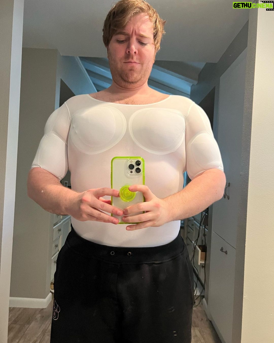 Shane Dawson Instagram - Weekend was weird 😮💨🦙💖snap/LOLShaneDawson