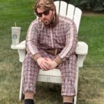 Shane Dawson Instagram - A real Dad gets his Gucci tracksuits from Amazon and his beard from Face App. 💼🔥New Vid link in bio