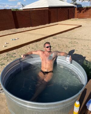 Shane Veryzer Instagram - Desert life looks good on me.