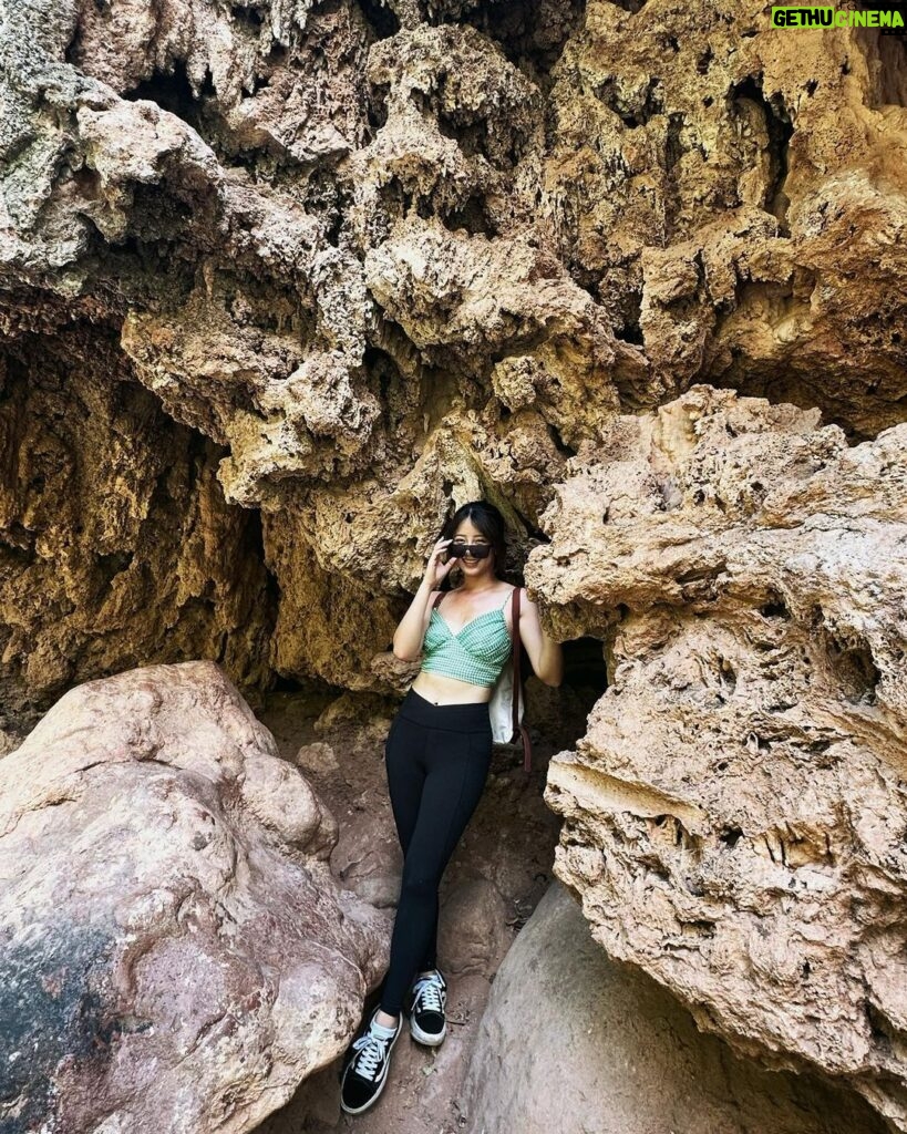 Shang-Fei Wang Instagram - AZ ☀☀☀ 接近45度的高溫 每天頂著大太陽 感覺無時無刻都在做桑拿 上次來已經是6年前的事了 謝謝表姐們，姐夫帶我爬山看風景 這裡真的很美！ #arizona #payson