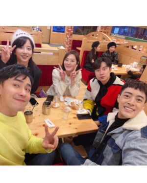 Shang-Fei Wang Instagram - 關於初四

#極限震撼
#沈浸式表演
#好友聚

🍊🎉🫶🏻