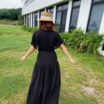 Shang-Fei Wang Instagram - #中秋節快樂 會做人， 就是說話及做事能讓身邊的人感到舒服， 而要舒服就是要做好溝通。 人是主要依靠語言溝通的動物， 就讓你的每一次說話， 都真誠的表達你的「真誠」吧！ 祝 中秋節快樂❤️ Clothes / @almi.apparel @chloehidemi #雲太美不想下山 雲太美不想下山民宿