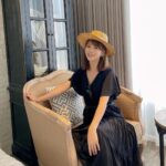 Shang-Fei Wang Instagram - #中秋節快樂 會做人， 就是說話及做事能讓身邊的人感到舒服， 而要舒服就是要做好溝通。 人是主要依靠語言溝通的動物， 就讓你的每一次說話， 都真誠的表達你的「真誠」吧！ 祝 中秋節快樂❤️ Clothes / @almi.apparel @chloehidemi #雲太美不想下山 雲太美不想下山民宿