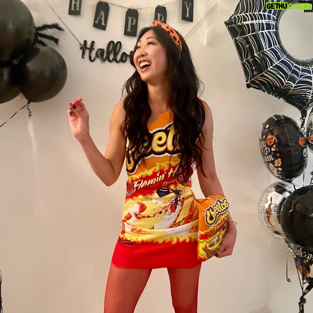 Shannon Dang Instagram - It ain't easy bein' cheesy.