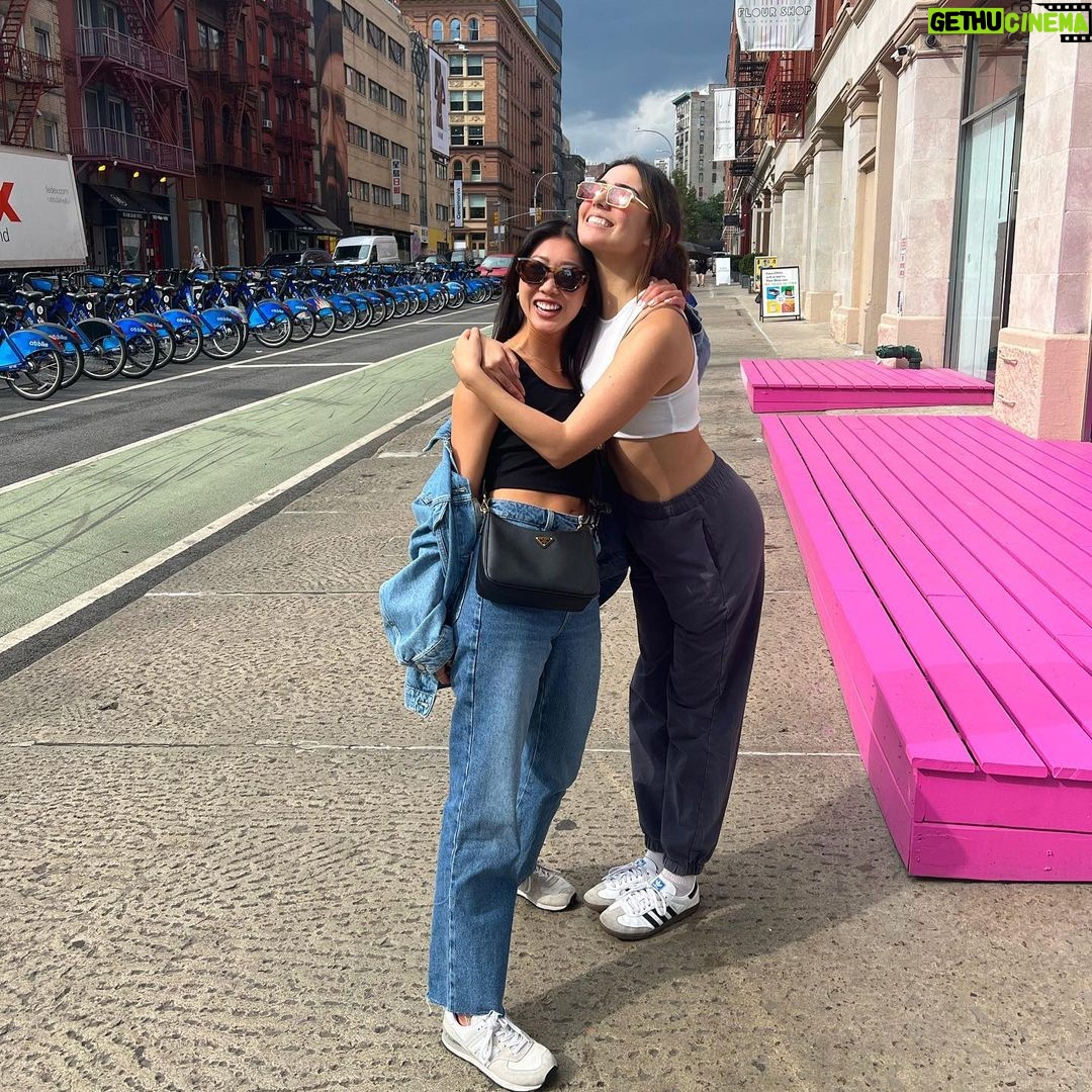Shannon Dang Instagram - Shan in The City 🌃🤍🗽☕️ New York City