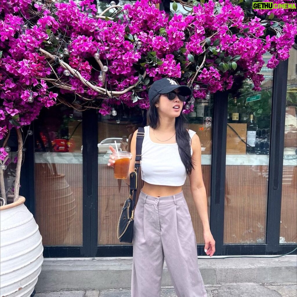 Shannon Dang Instagram - Shan in The City 🌃🤍🗽☕ New York City