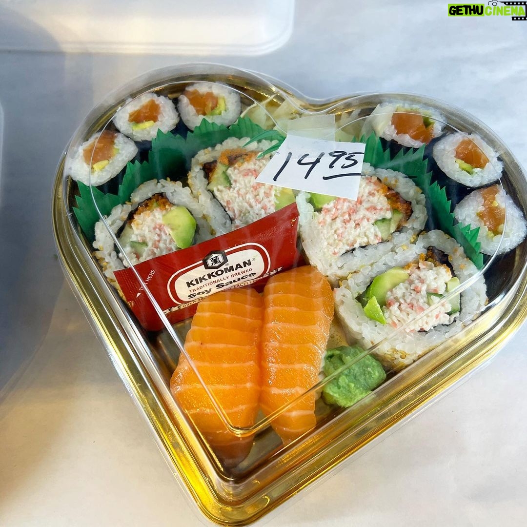 Shannon Dang Instagram - When your love language is Feed Me.