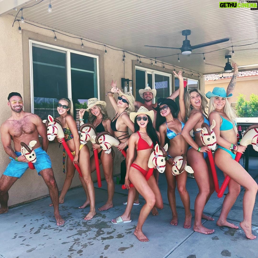 Shannon Dang Instagram - Five stars for the weekend ♥️☀️🌵🔥🎵 Stagecoach Festival