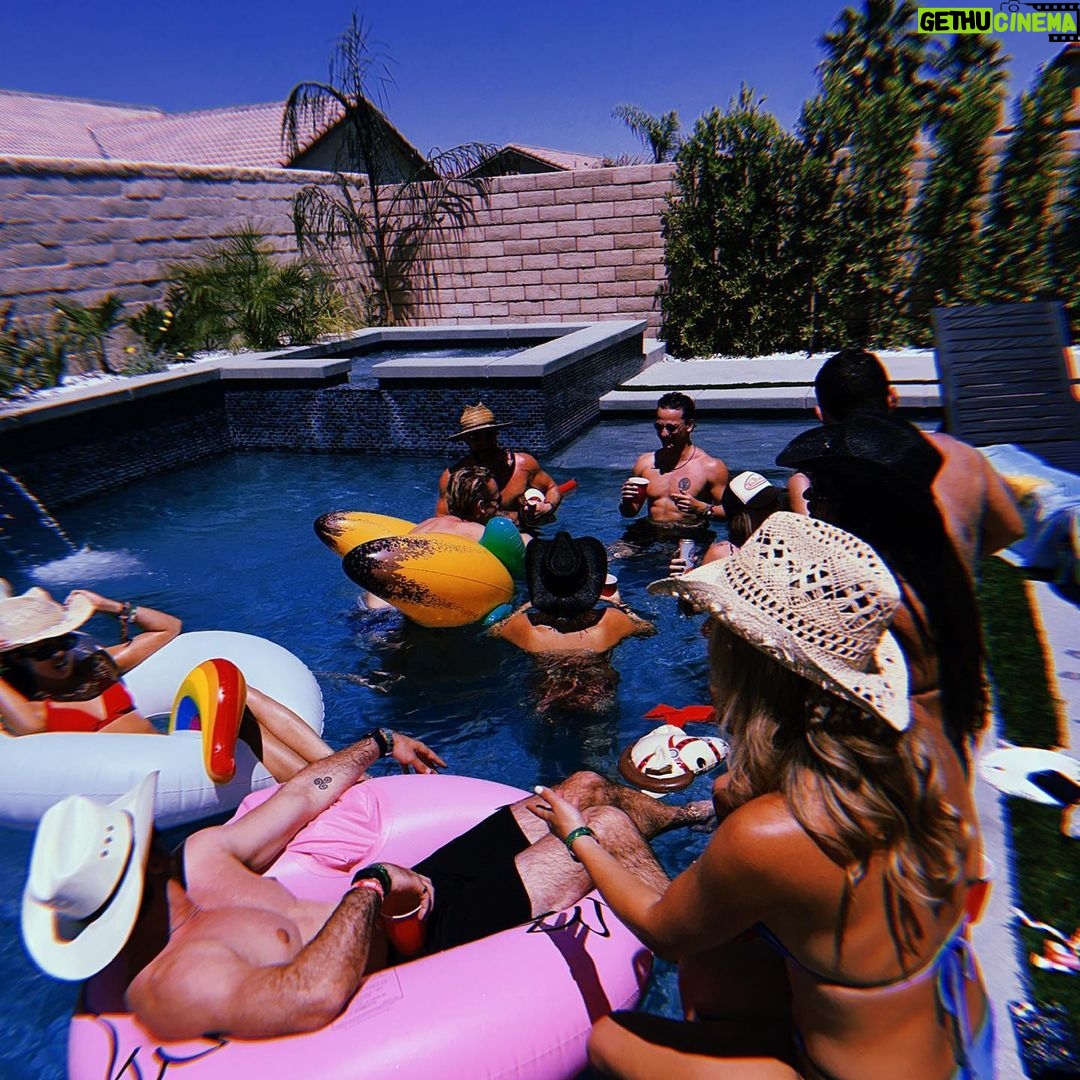 Shannon Dang Instagram - Five stars for the weekend ♥️☀️🌵🔥🎵 Stagecoach Festival